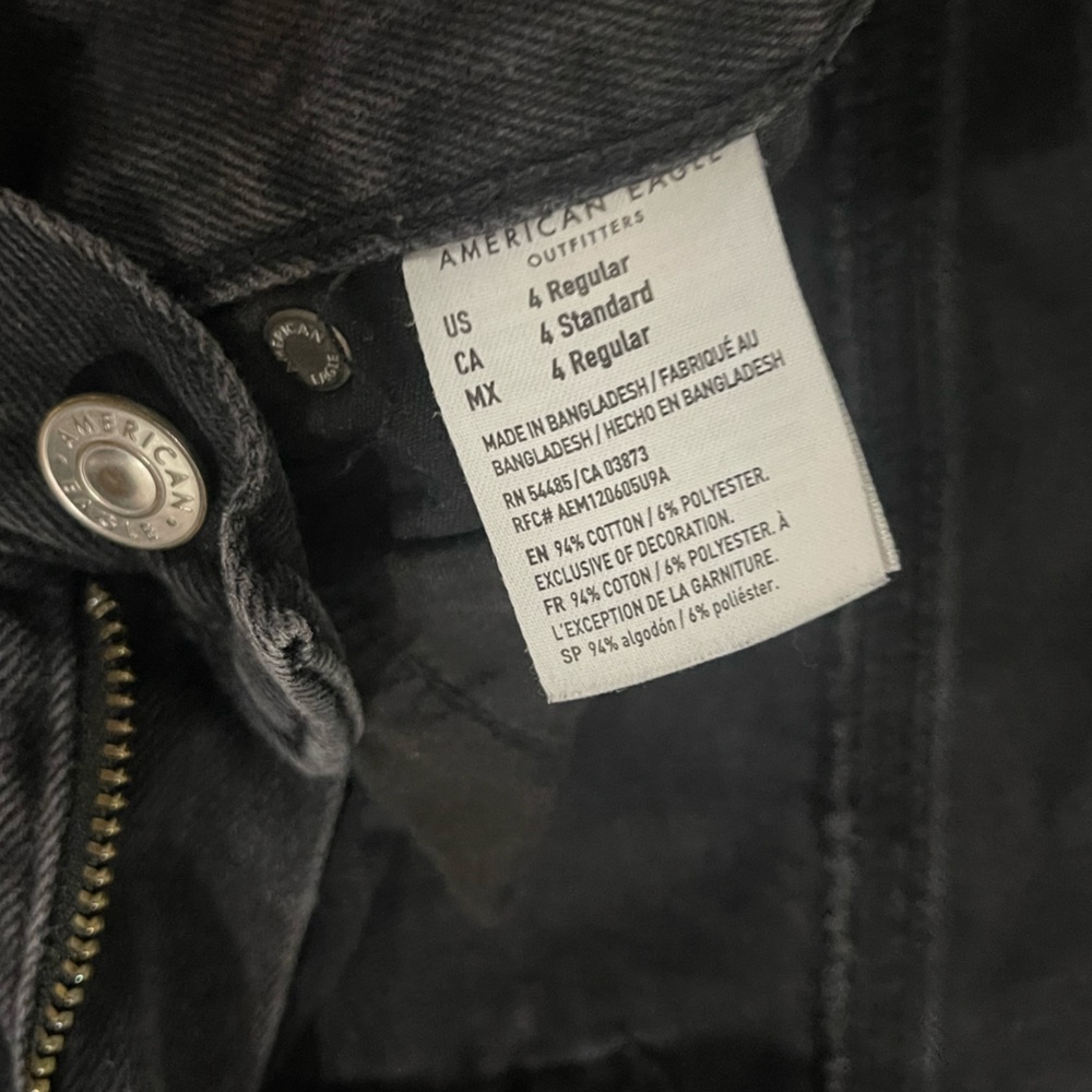 American Eagle Black Ripped Mom Jeans - Picture 4 of 4